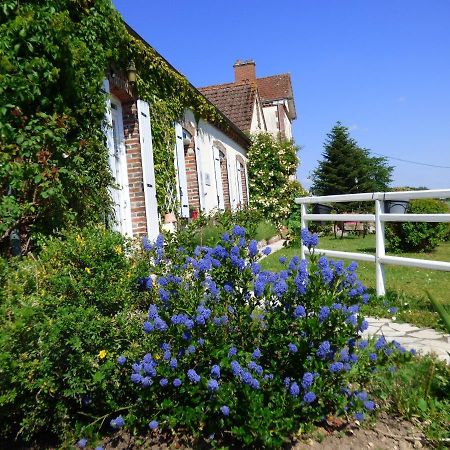 Chambres D'Hotes Les Muscaris Feins-en-Gatinais Luaran gambar