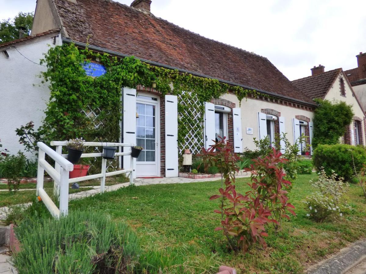 Chambres D'Hotes Les Muscaris Feins-en-Gatinais Luaran gambar