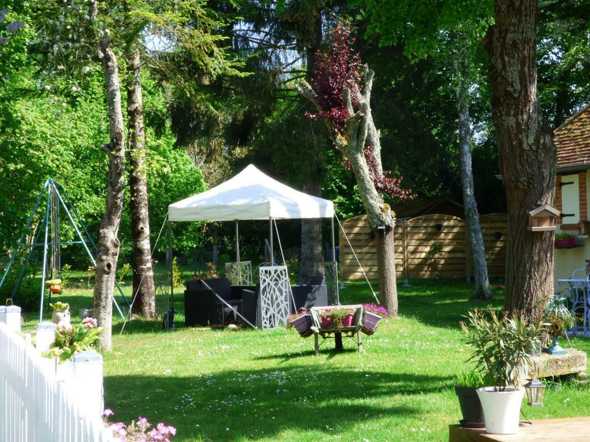 Chambres D'Hotes Les Muscaris Feins-en-Gatinais Luaran gambar