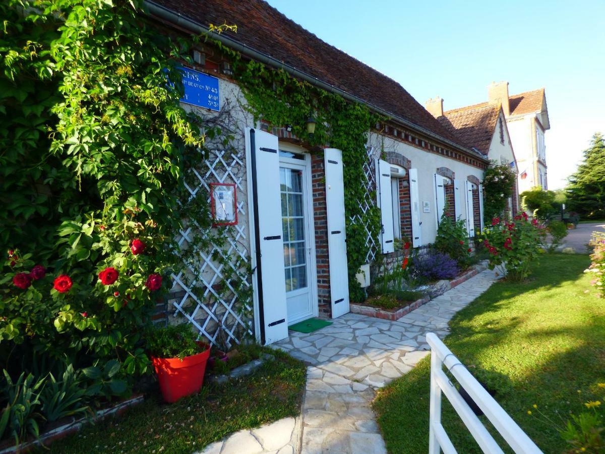 Chambres D'Hotes Les Muscaris Feins-en-Gatinais Luaran gambar